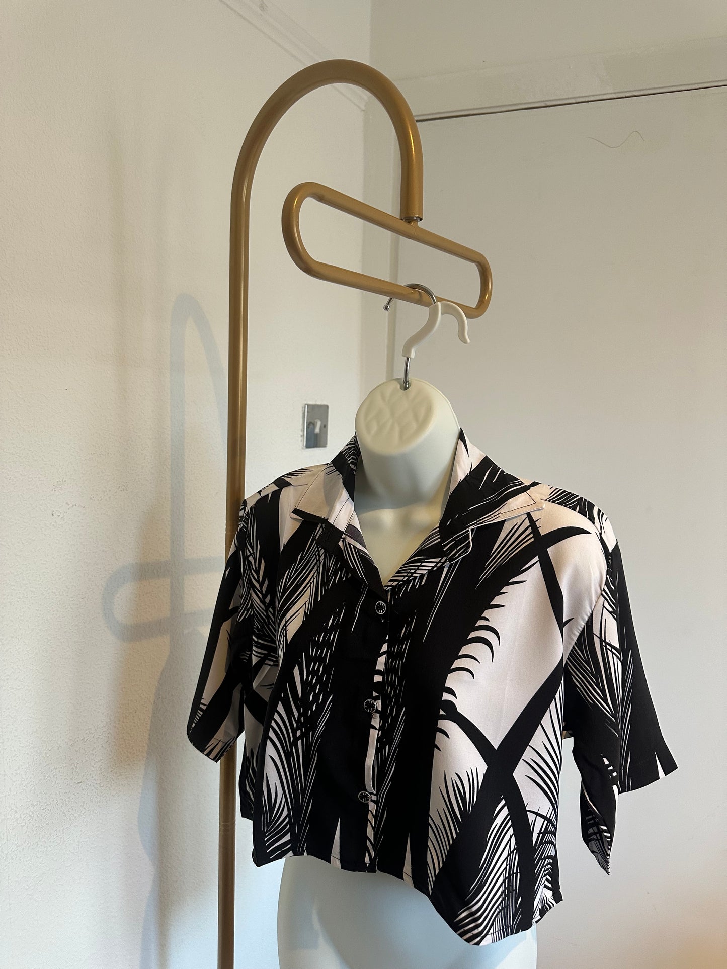Vintage Short-Sleeve Button Up Blouse - Cropped