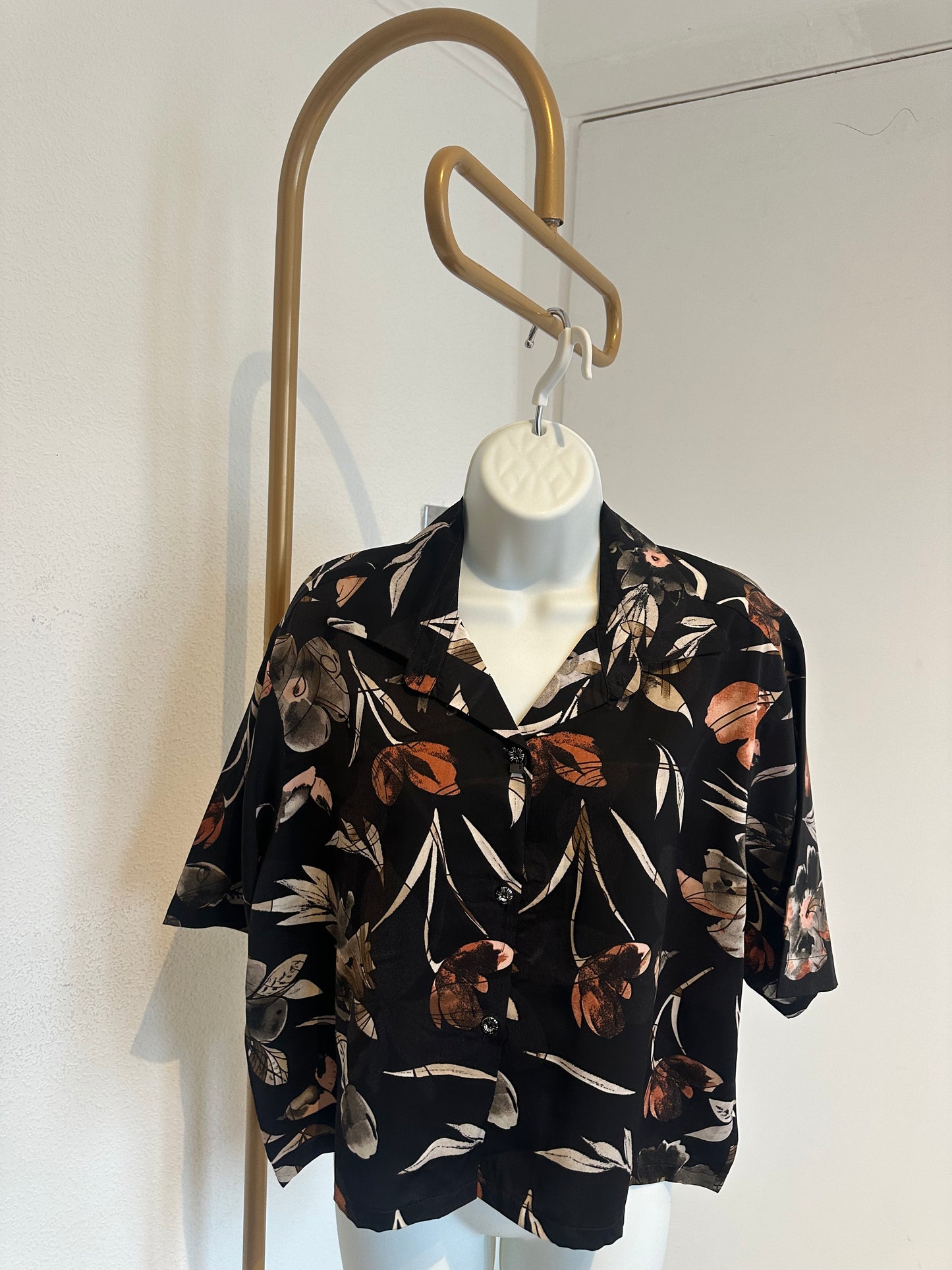 Vintage Short-Sleeve Button Up Blouse - Cropped